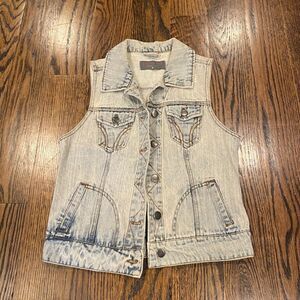 Women’s Jean light wash Vest